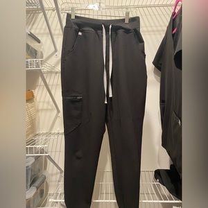 Women’s Figs jogger scrub pants